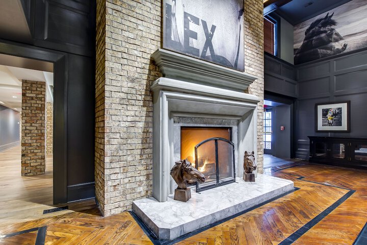The Campbell House Lexington Curio Collection by Hilton
