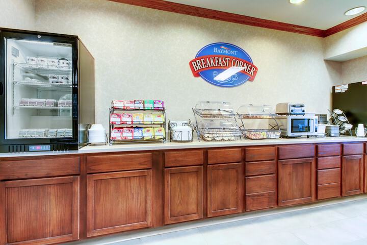 Baymont by Wyndham Galesburg