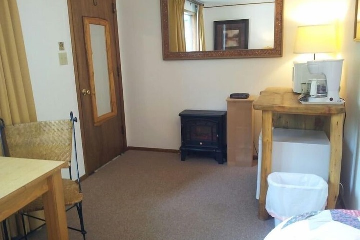 Room 123 of 141