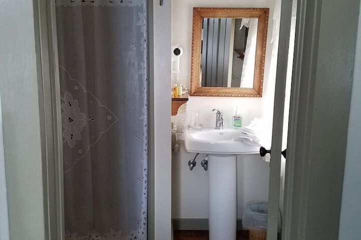 Room 48 of 65