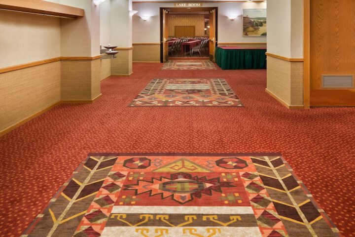 Ballroom/Hall 82 of 113