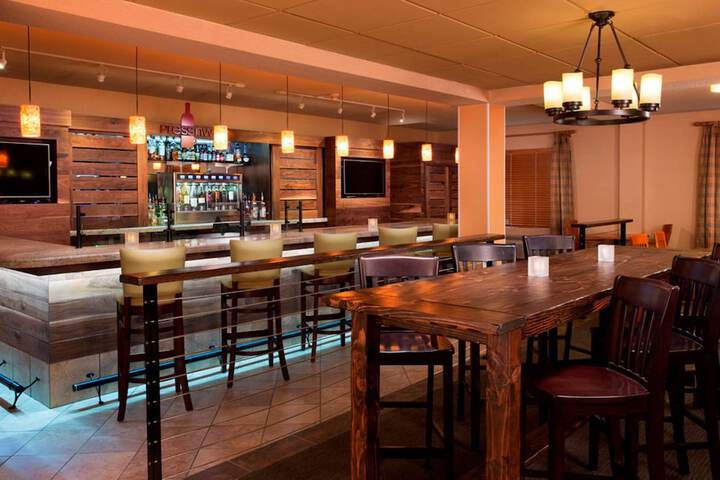 DoubleTree by Hilton Hotel Vancouver