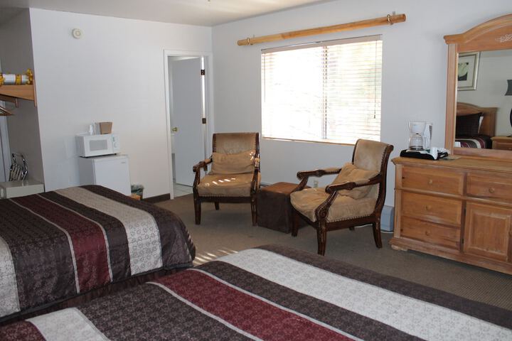 Room 72 of 104