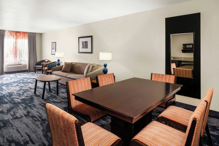 Fairfield Inn & Suites by Marriott Denver Aurora / Parker