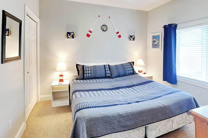 Room 11 of 32