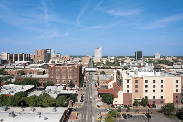 Courtyard by Marriott Wichita at Old Town