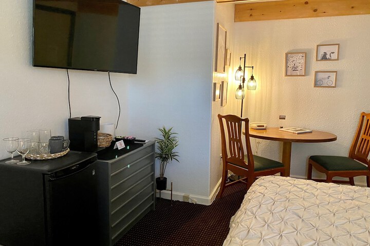 Room 73 of 79