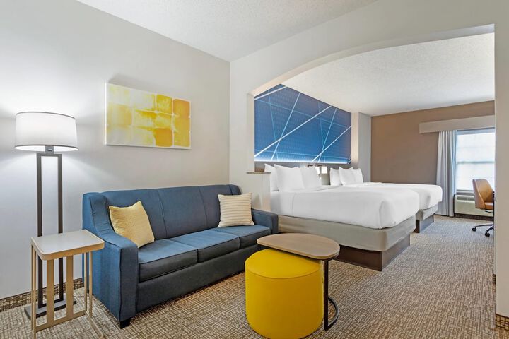 Comfort Suites East Brunswick - South River