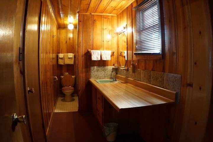 Eagle Nest Fly Shack and Lodge