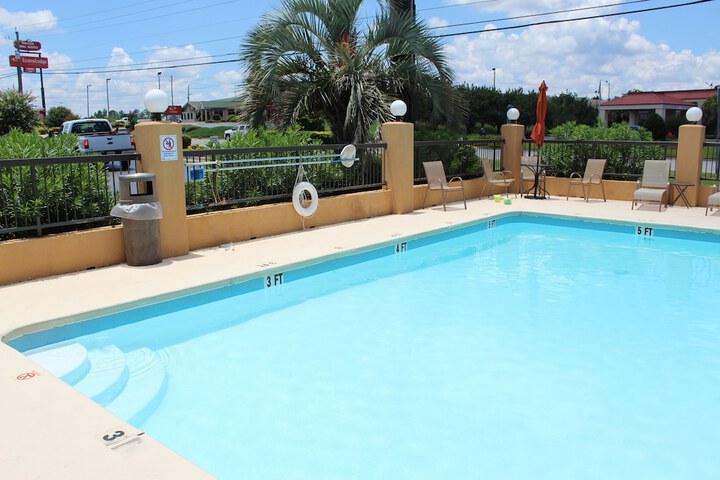 Quality Inn & Suites Dublin