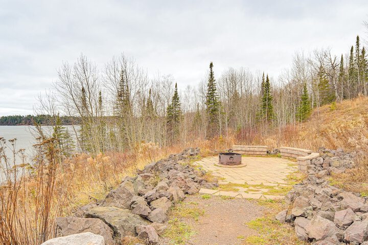 Pool & Lake Access: Northern Lakes Retreat!