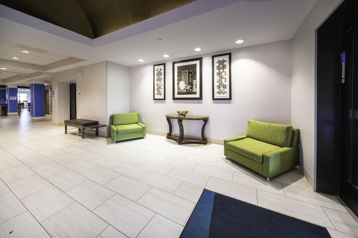 Hotel 4 of 52