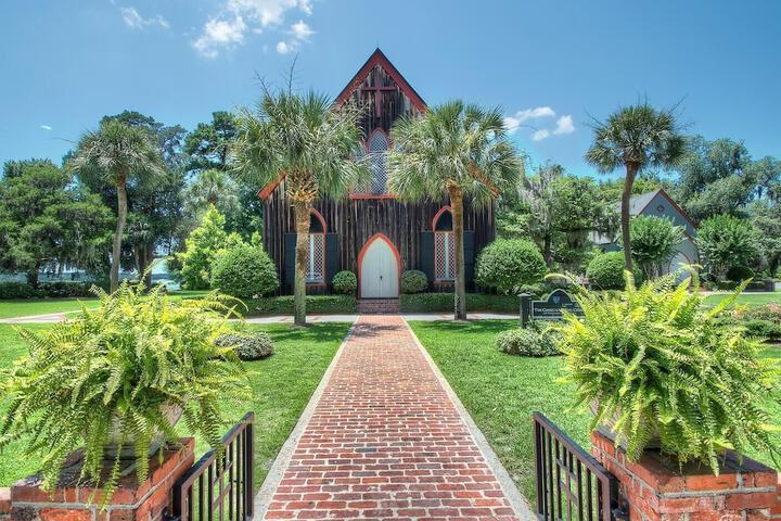 Lowcountry Landing! 3-story Townhouse in Old Towns Promenade