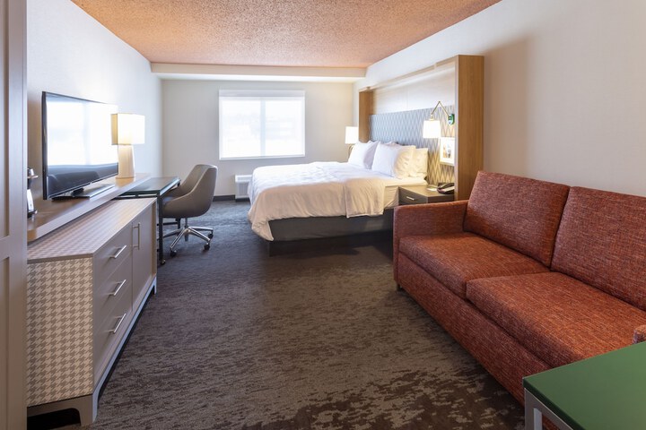 Room 35 of 53
