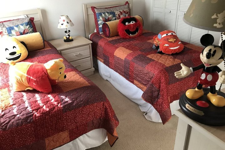 Room 32 of 53
