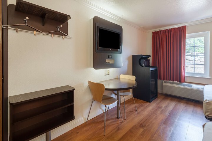 Room 21 of 31