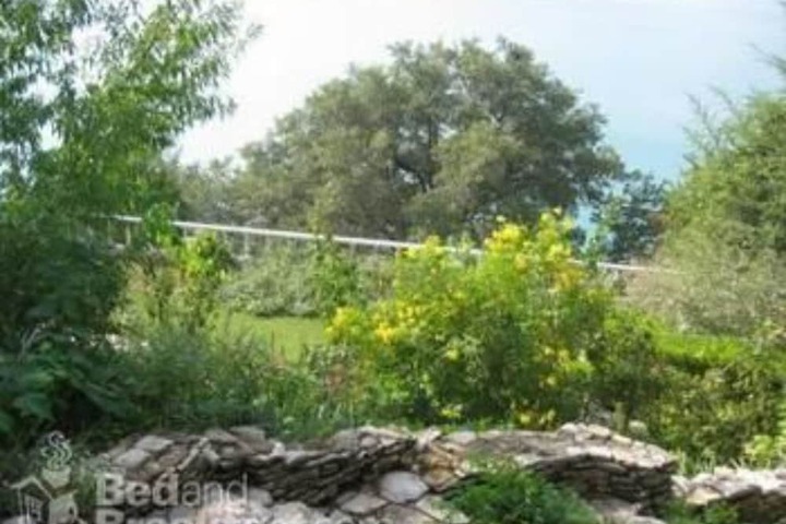 The Lakehouse Bed & Breakfast