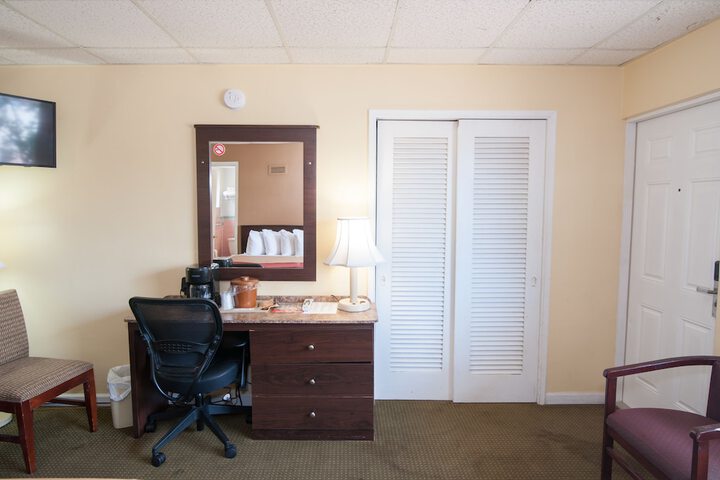 Room 25 of 69