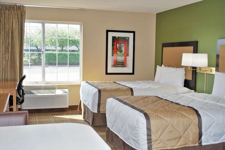 Room 14 of 32