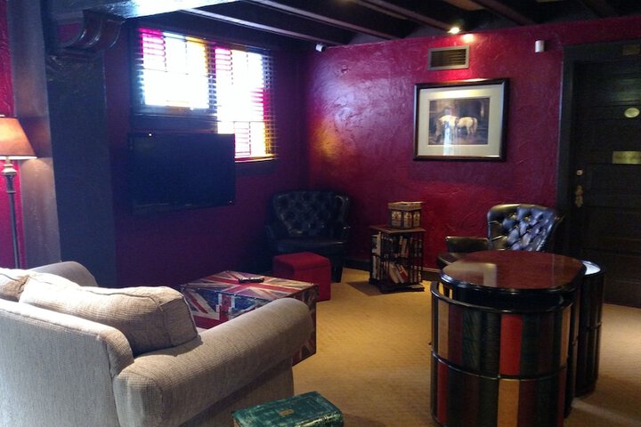Ye Old English Inn