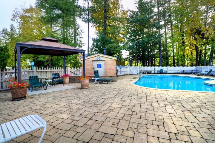 Pool 16 of 142