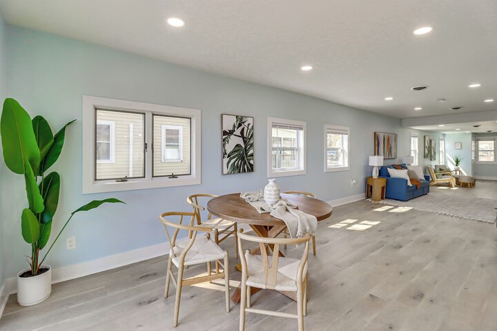 Bayfront Maryland Retreat w / Deck Near Beaches!