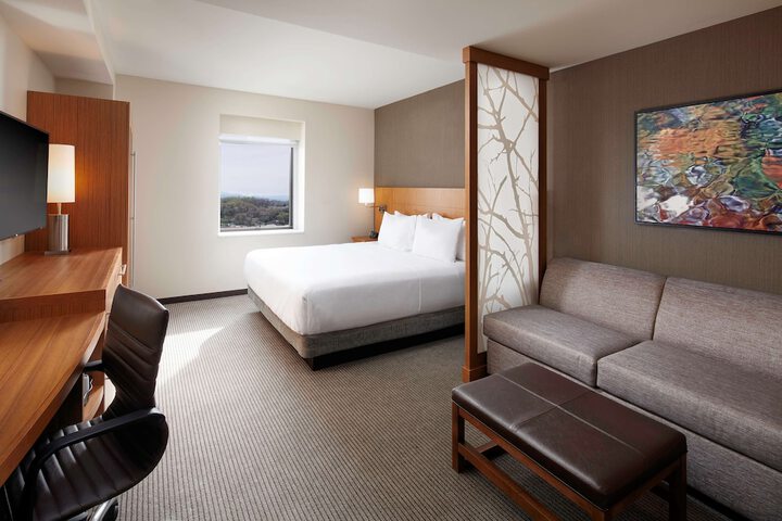 Room 32 of 69