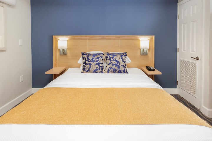 Room 42 of 97