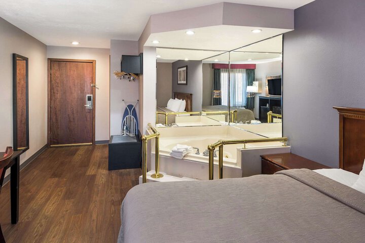 Room 20 of 43