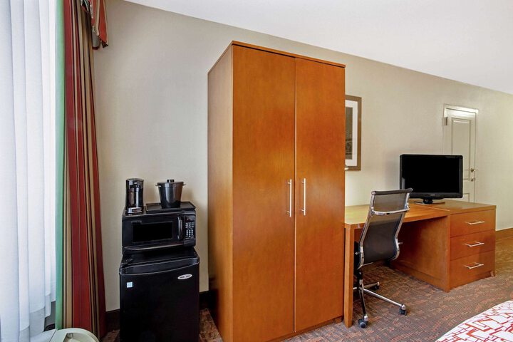 Room 14 of 41