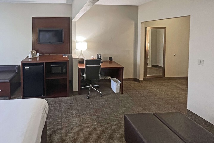 Room 16 of 36