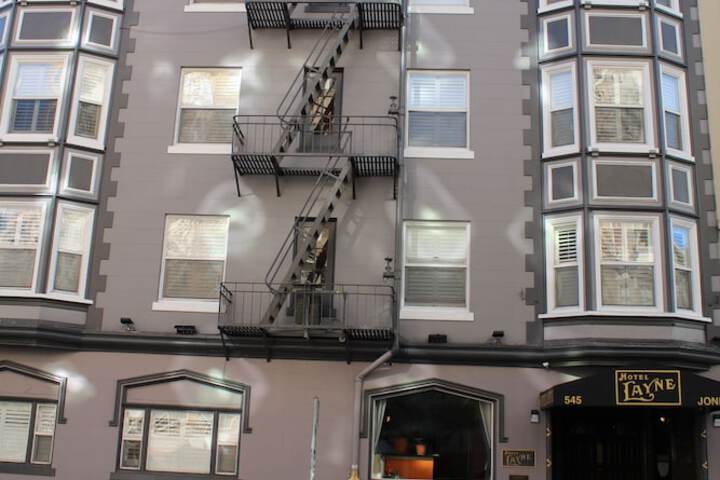 Layne Hotel