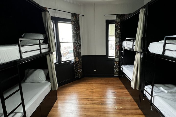 Howzit Hostels Hawaii