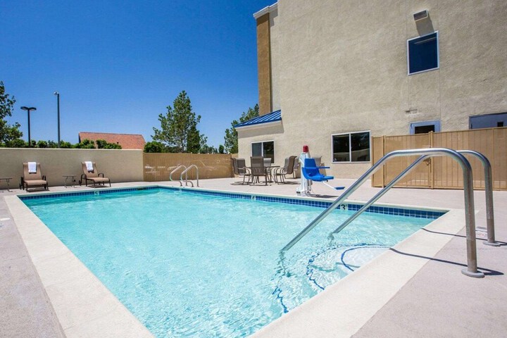 Comfort Suites Victorville-Hesperia