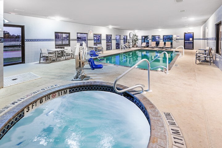 Pool 12 of 75