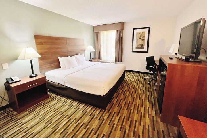 Room 17 of 29