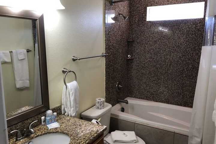 Beachgate CondoSuites and Oceanfront Resort