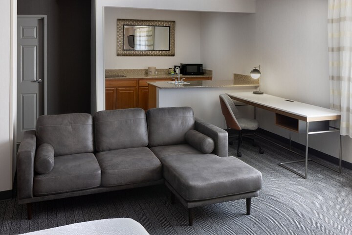 Room 34 of 65