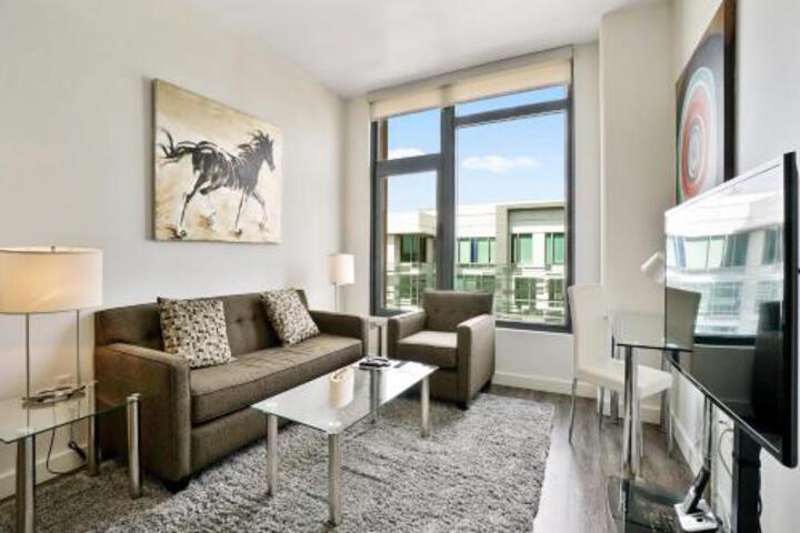 Global Luxury Suites on Folsom Street