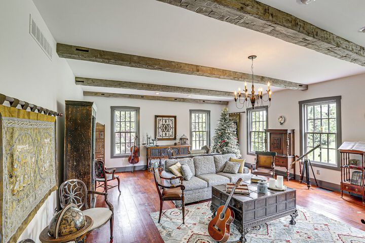 Spacious & Historic Cabin in New Haven w / Pond!