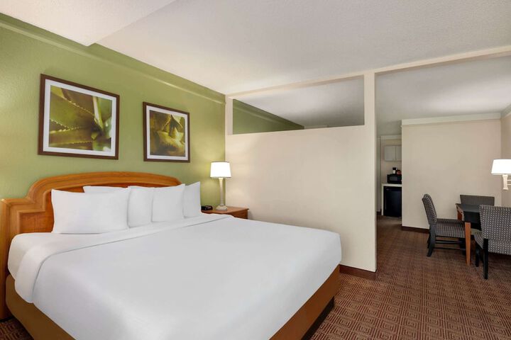 Room 20 of 35