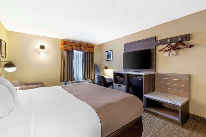 Room 14 of 33