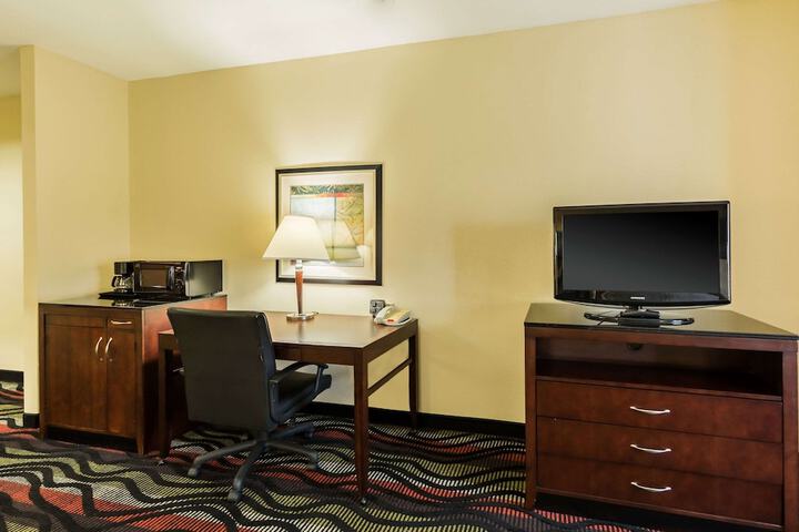 Room 25 of 42