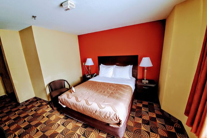 Room 15 of 28