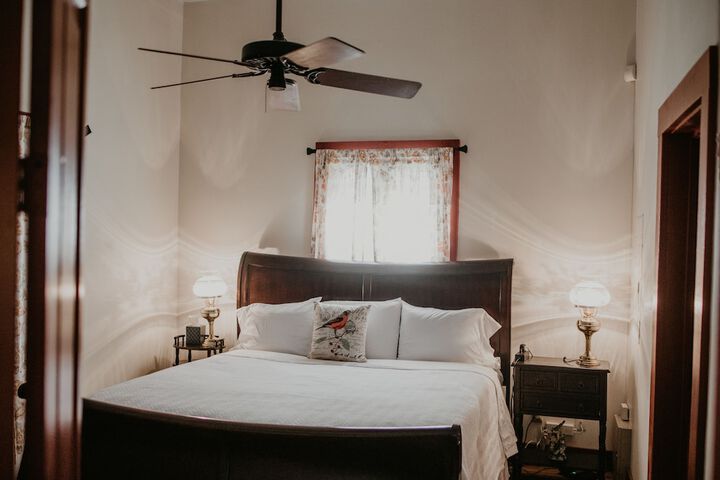 Room 35 of 93