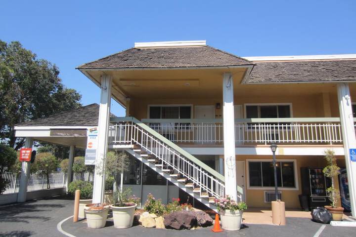 Hotel 5 of 19