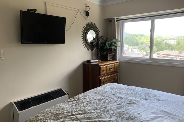 Room 169 of 214