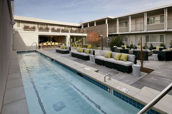 Hotel Exterior 45 of 45