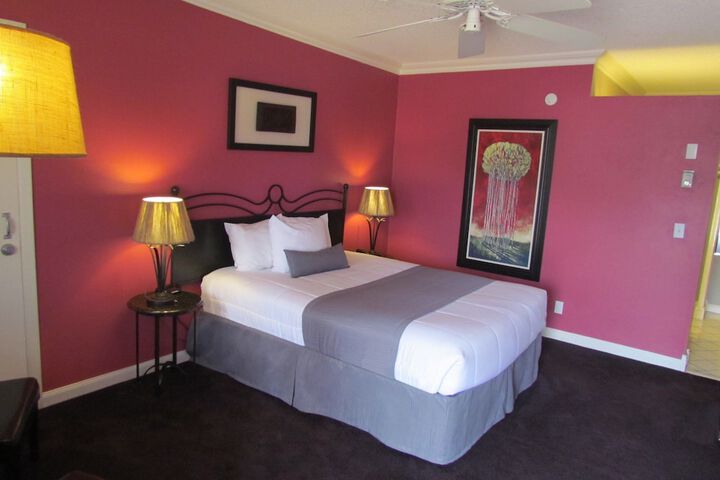 Room 16 of 37