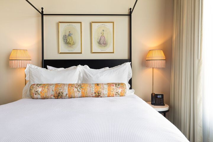 Hotel Cleo Knoxville Downtown, a Tribute Portfolio Hotel